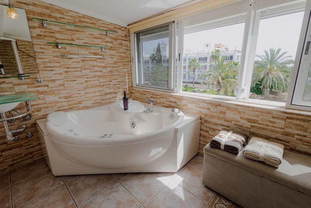Апартаменты Adosado En Costa Adeje Плая-де-лас-Америкас Экстерьер фото